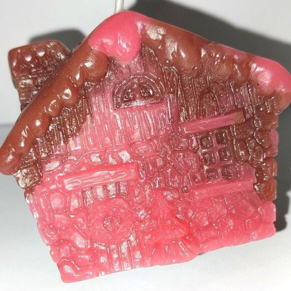 Hand crafted limited edition Gingerbread house candle - Picture 7 of 7
